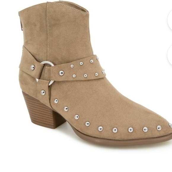 NIB Portland tan size 7.5 studded boots - Picture 1 of 6